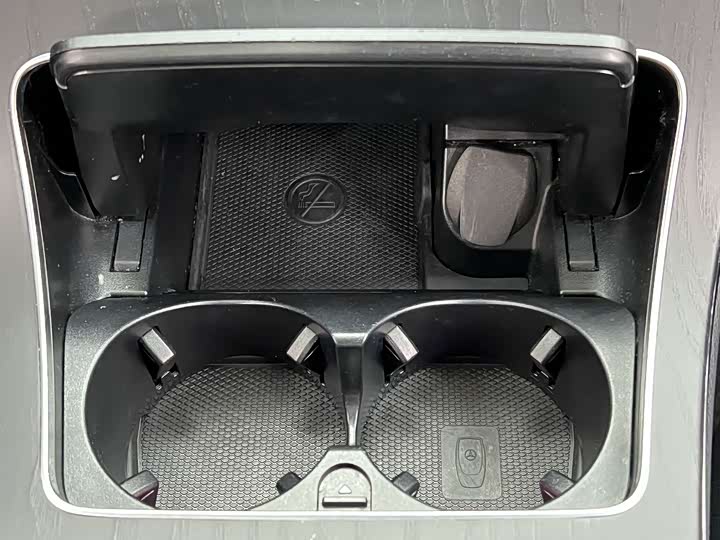 Фото 8 - Mercedes-Benz C-Class