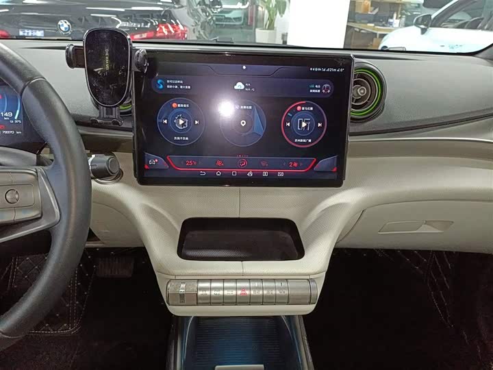 Фото 13 - BYD Dolphin