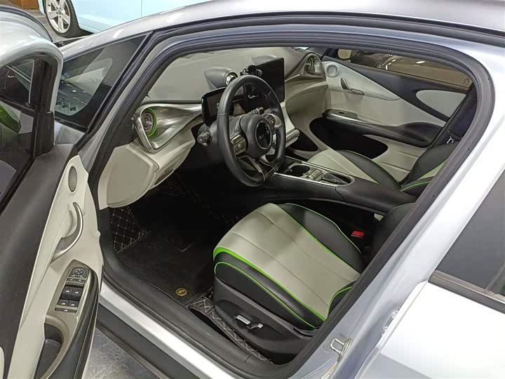 Фото 16 - BYD Dolphin