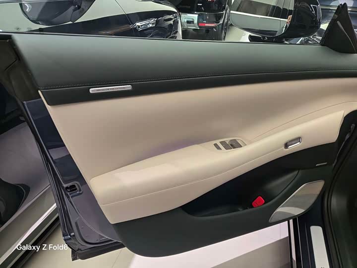 Фото 5 - Xiaomi YU7