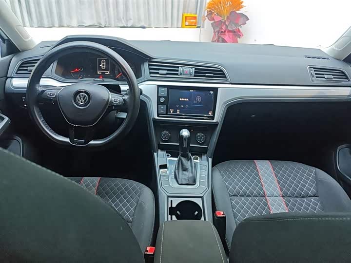 Фото 10 - Volkswagen Lamando L