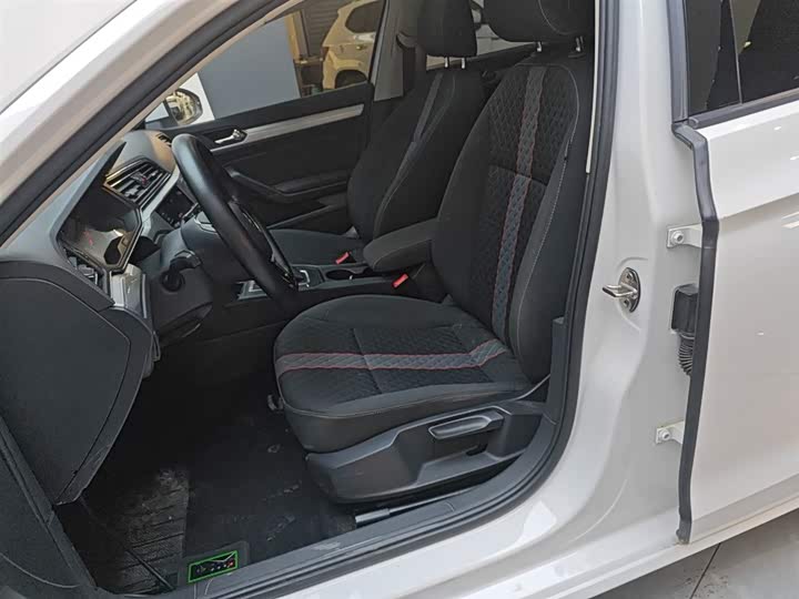 Фото 15 - Volkswagen Lamando L