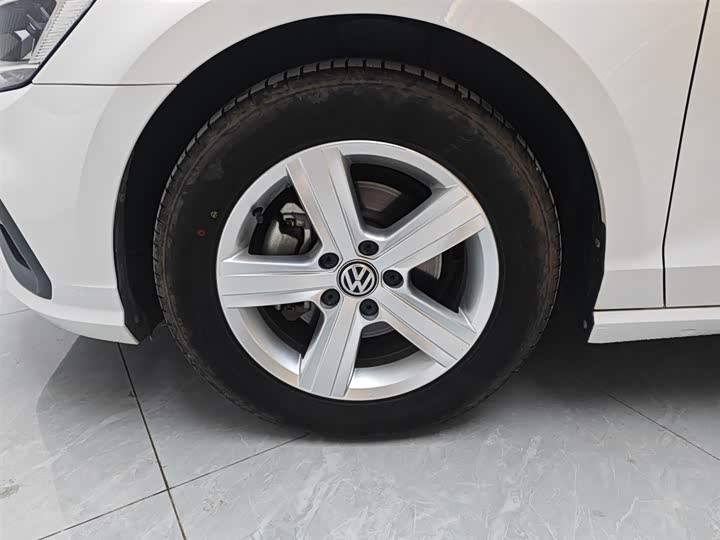 Фото 23 - Volkswagen Lamando L