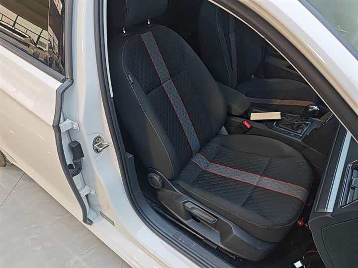 Фото 25 - Volkswagen Lamando L