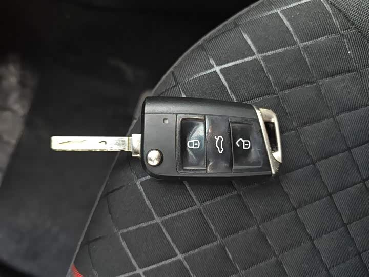 Фото 9 - Volkswagen Lamando L