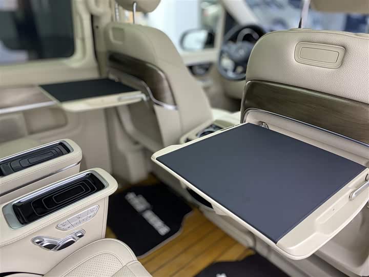 Фото 13 - Mercedes-Benz V-Class