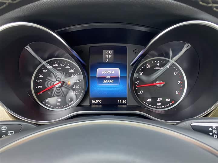 Фото 18 - Mercedes-Benz V-Class