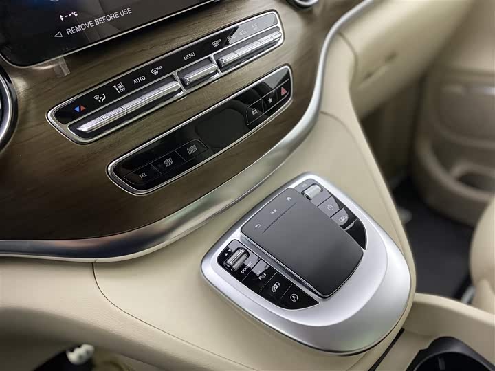 Фото 21 - Mercedes-Benz V-Class