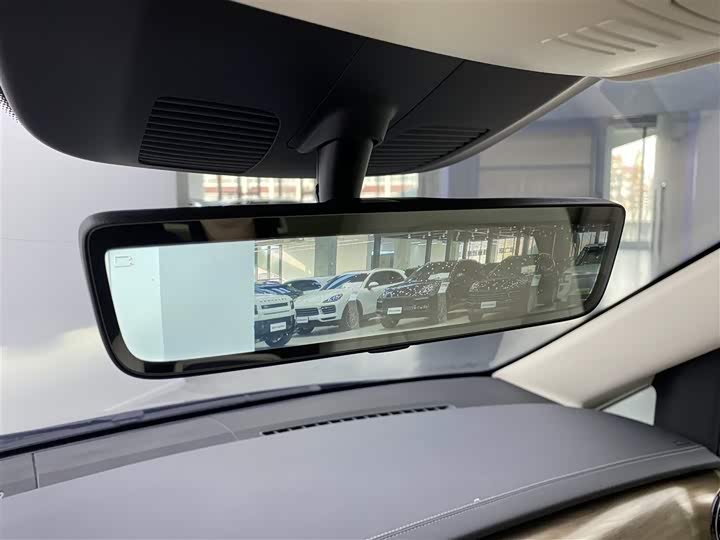 Фото 22 - Mercedes-Benz V-Class