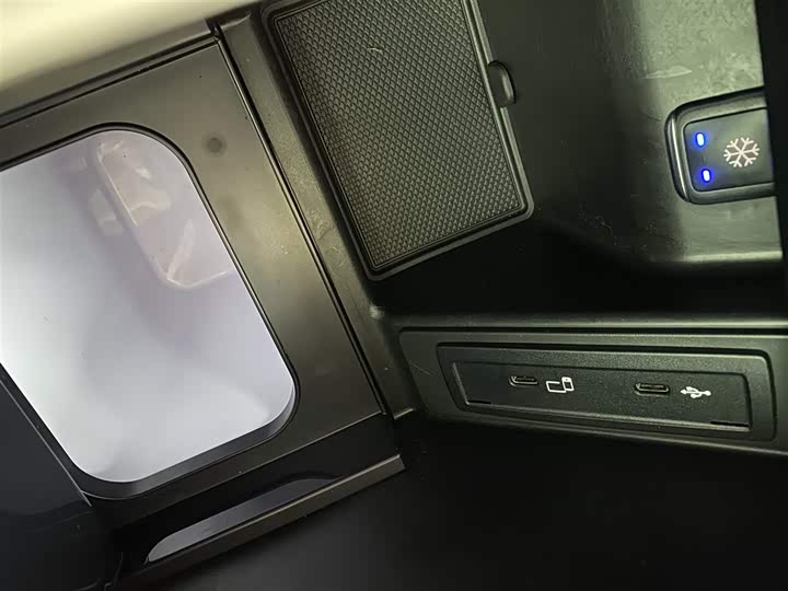 Фото 23 - Mercedes-Benz V-Class