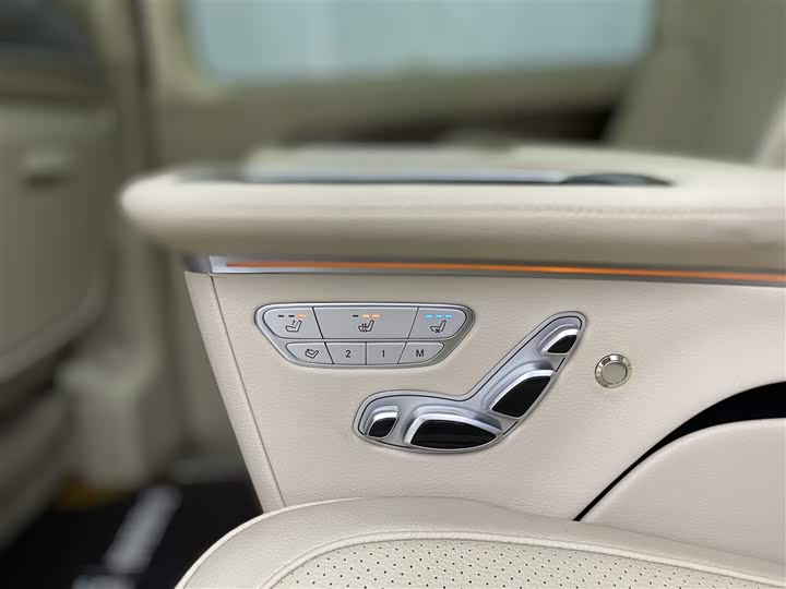 Фото 26 - Mercedes-Benz V-Class