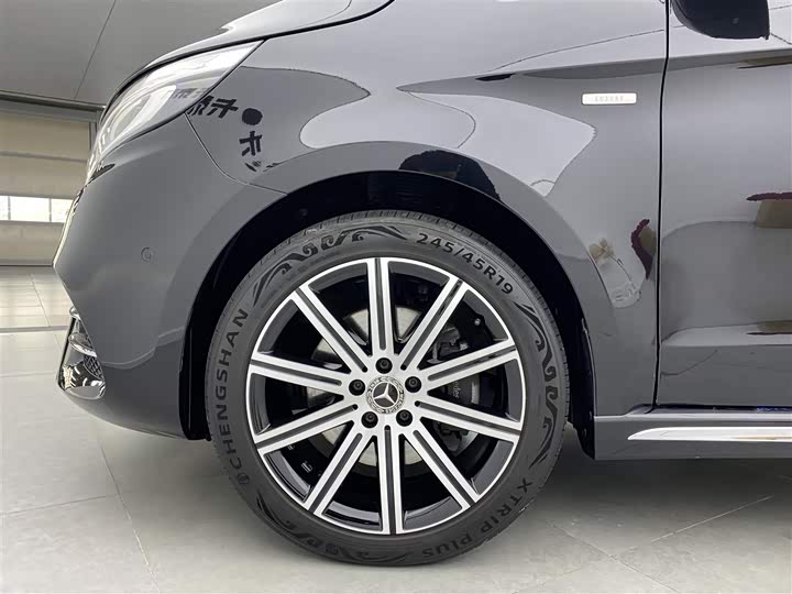 Фото 38 - Mercedes-Benz V-Class