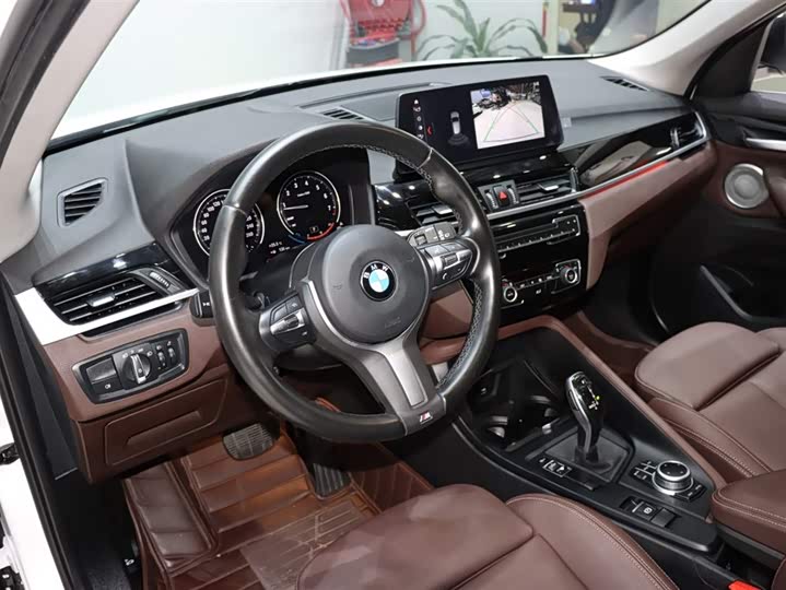 Фото 10 - BMW X1