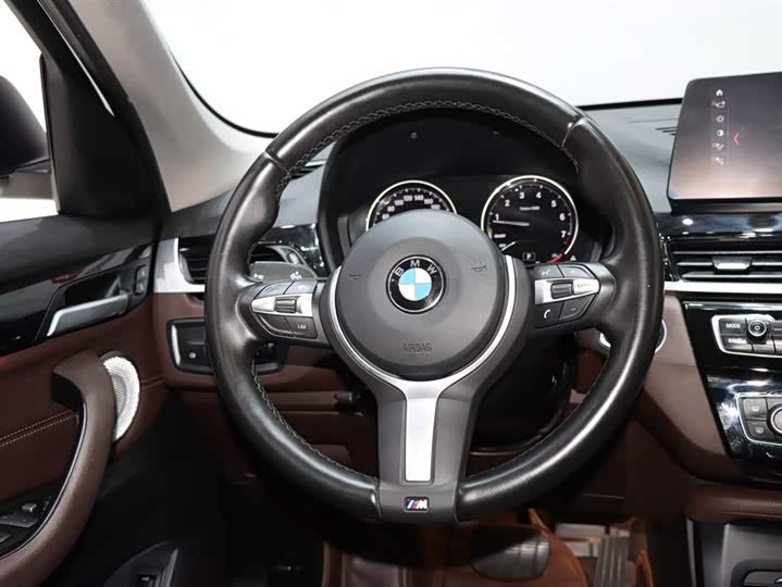 Фото 13 - BMW X1