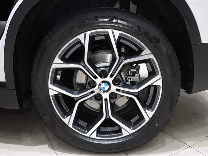 Фото 19 - BMW X1