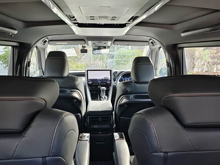 Фото 11 - Toyota Alphard