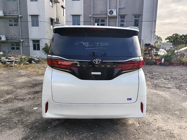 Фото 12 - Toyota Alphard