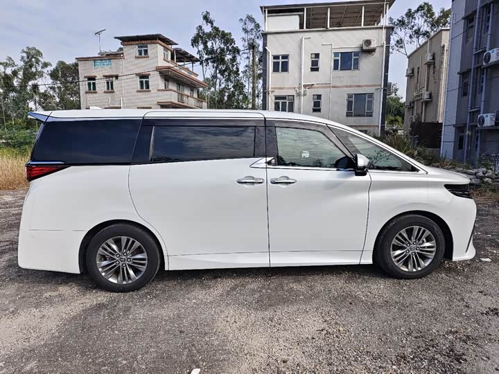 Фото 5 - Toyota Alphard