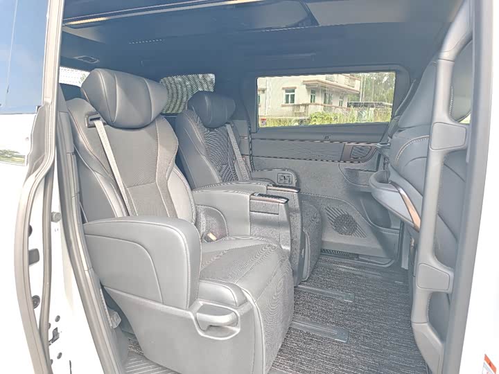 Фото 7 - Toyota Alphard