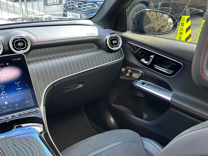 Фото 15 - Mercedes-Benz GLC-Class AMG