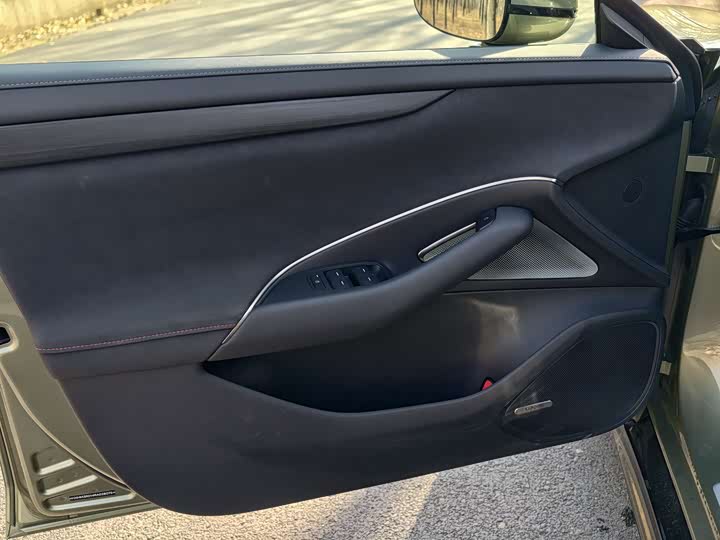 Фото 4 - Xiaomi SU7