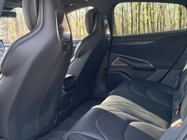 Фото 9 - Xiaomi SU7