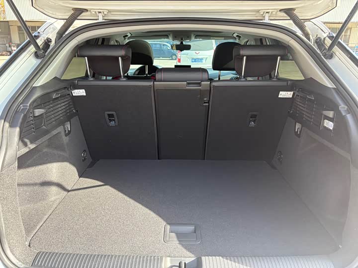 Фото 14 - Audi Q2L