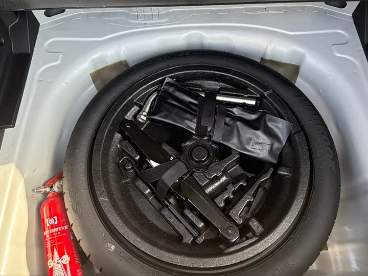 Фото 15 - Audi Q2L