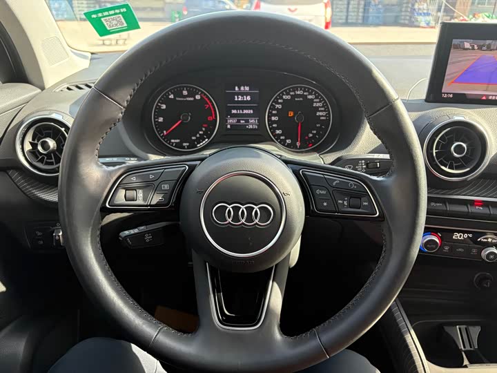 Фото 18 - Audi Q2L