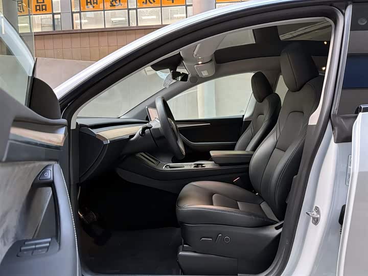 Фото 9 - Tesla Model Y