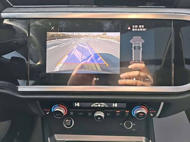 Фото 13 - Audi Q3