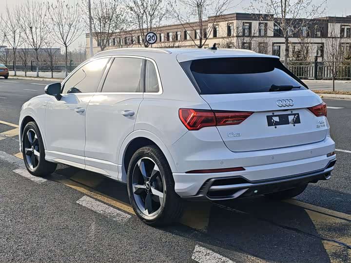 Фото 6 - Audi Q3