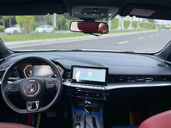 Фото 10 - MG Motor 5