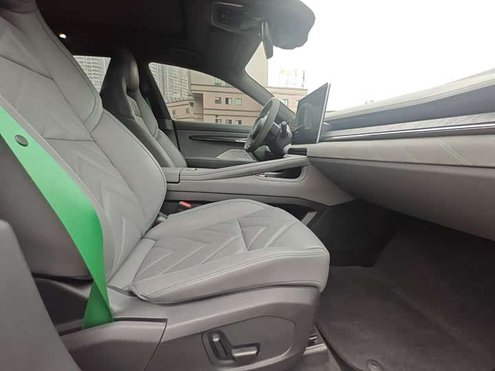 Фото 13 - Zeekr 001