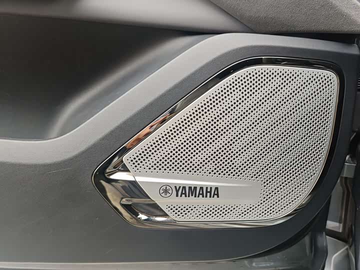 Фото 14 - Zeekr 001