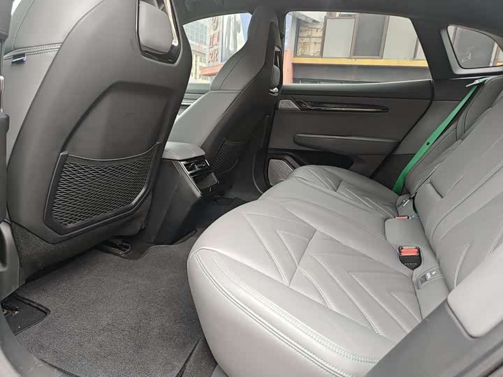 Фото 19 - Zeekr 001