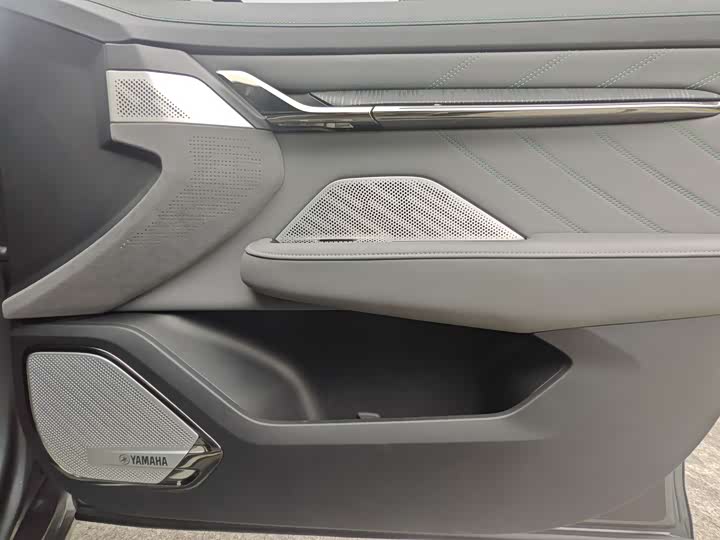 Фото 25 - Zeekr 001