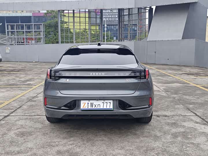Фото 29 - Zeekr 001