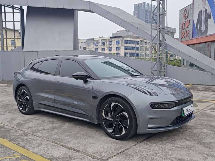 Фото 3 - Zeekr 001