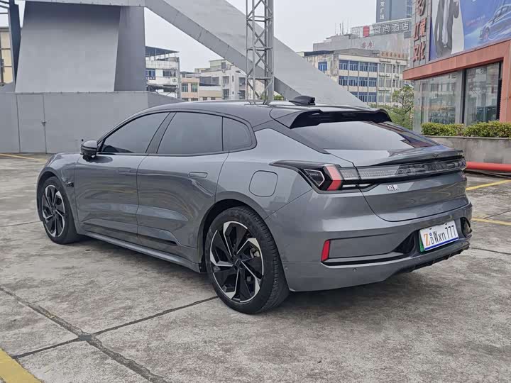 Фото 30 - Zeekr 001