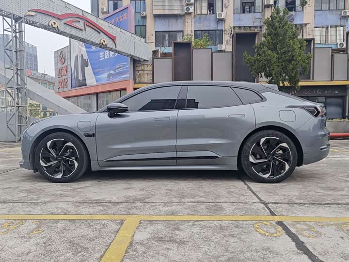 Фото 31 - Zeekr 001