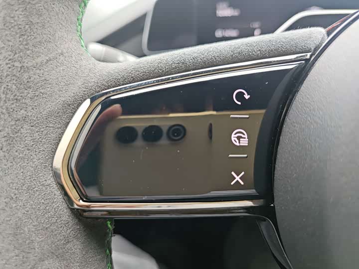 Фото 7 - Zeekr 001