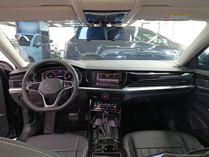 Фото 10 - Volkswagen Passat