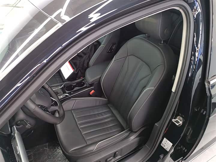 Фото 15 - Volkswagen Passat