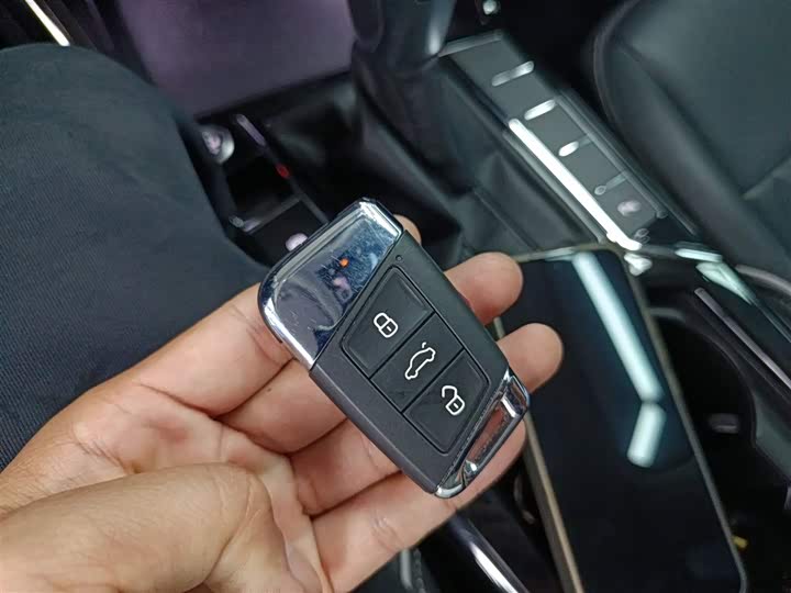 Фото 9 - Volkswagen Passat