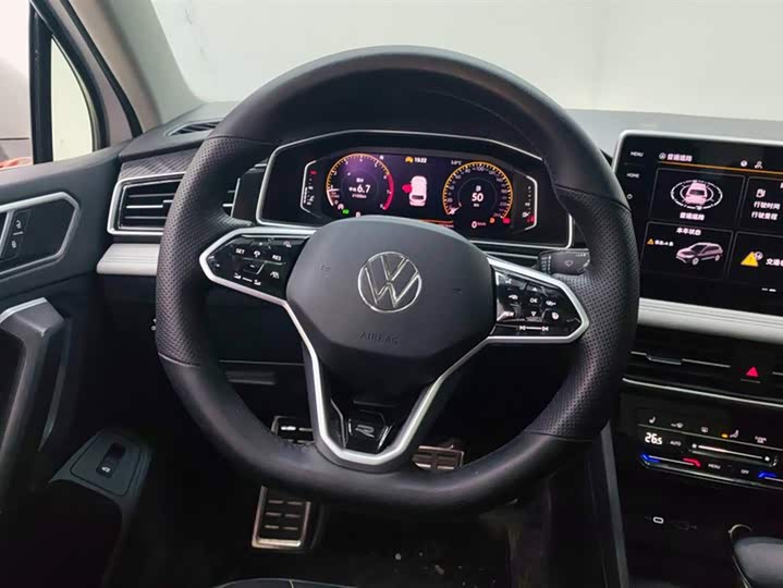 Фото 15 - Volkswagen Tiguan L Pro