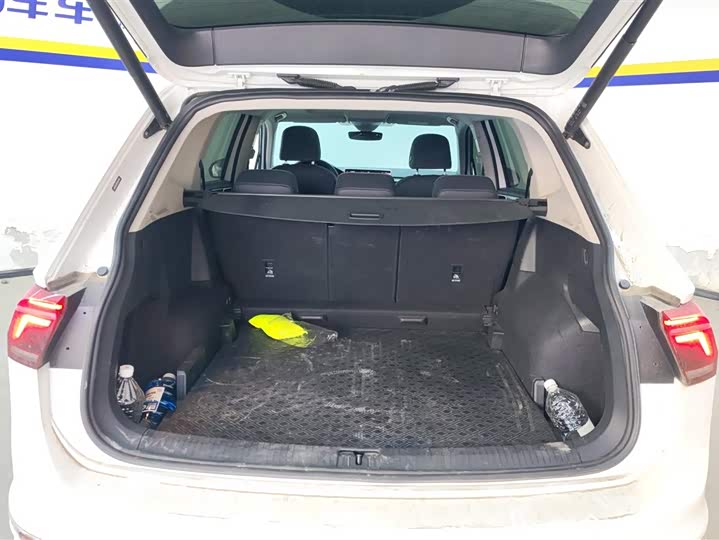 Фото 4 - Volkswagen Tiguan L Pro