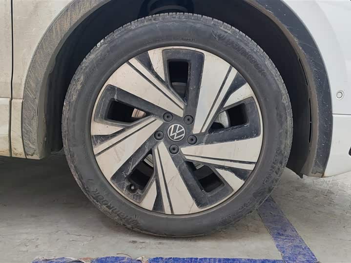 Фото 6 - Volkswagen Tiguan L Pro