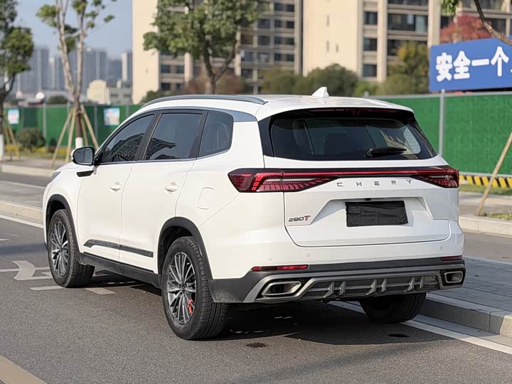 Фото 14 - Chery Tiggo 8 Pro