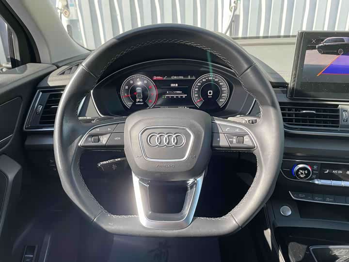 Фото 11 - Audi Q5L